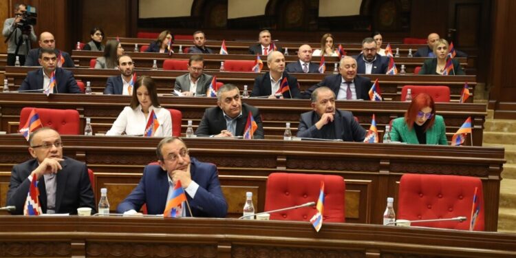 ԱԺ ընդդիմությունը որոշել է կյանքի կոչել Արցախի ժողովրդի սոցիալ-տնտեսական իրավունքների հարցով քննիչ հանձնաժողովը. «Հրապարակ»