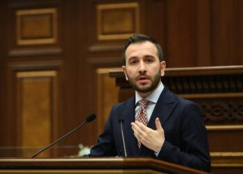 ՔՊ-ում դժգոհ են 3 կուսակցություն փոխած խմբակցության ղեկավար Կոնջորյանից. «Ժողովուրդ»