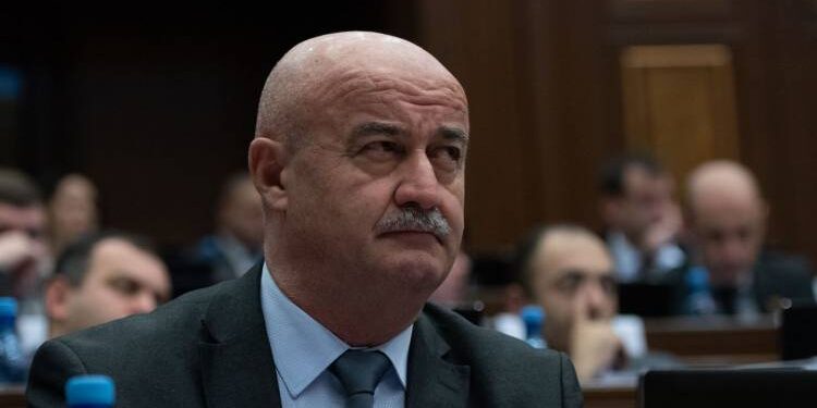 ՔՊ-ում շատերի վերաբերմունքը փոխվել է Հովիկ Աղազարյանի նկատմամբ. «Հրապարակ»