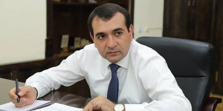 Եթե ինքը Խուդաթյանից է գոհ, Խուդաթյանը` իրենից, ո՞րն է ազատվելու պատճառը. «Հրապարակ»