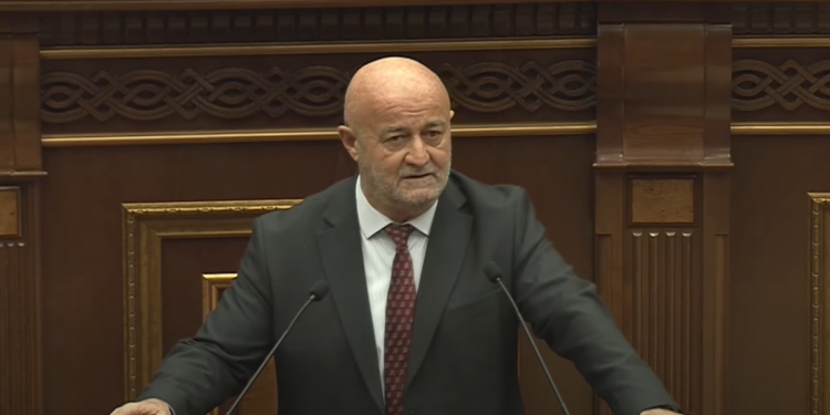 «Ներողություն եմ խնդրում իմ կուսակցական ընկերներից և դուրս եմ գալիս «Քաղաքացիական պայմանագիր» խմբակցությունից». Աղազարյան