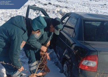 Lada-ն դուրս է եկել երթևեկելի գոտուց, գլորվել և հայտնվել դաշտամիջյան հատվածում