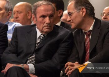 Մեր պետության ու հասարակության համար չափազանց օգտակար կլինի, որ Նիկոլ Փաշինյանը նախևառաջ բանավիճի Նիկոլ Փաշինյանի հետ․ ՀՀ առաջին նախագահի գրասենյակ