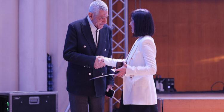 ԿԳՄՍՆ ոսկե հուշամեդալ՝ Լևոն Մալխասյանի 80-ամյակի կապակցությամբ