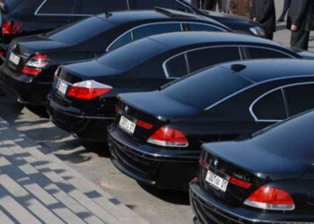 Ծառայողական մեքենաները ոչ թե կրճատվում են, այլ գարաժներում են կանգնելու. «Հրապարակ»