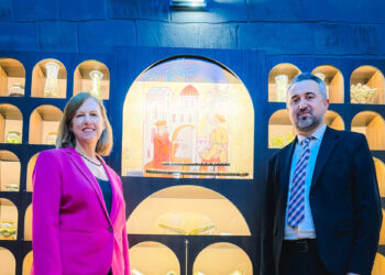 ԱՄՆ դեսպանը Մատենադարանում ծանոթացել է միջնադարյան Հայաստանի արհեստագործությանը