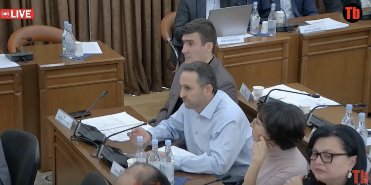 Ե՞րբ եք վերջ տալու էս թալանին. երեխեքի ոտերը կապում եք, ուղարկում մրցումների. տեսանյութ