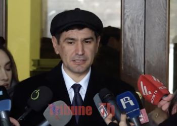 Օգնականի ջեբն ուզում էին թմրանյու՞թ գցել. տեսանյութ