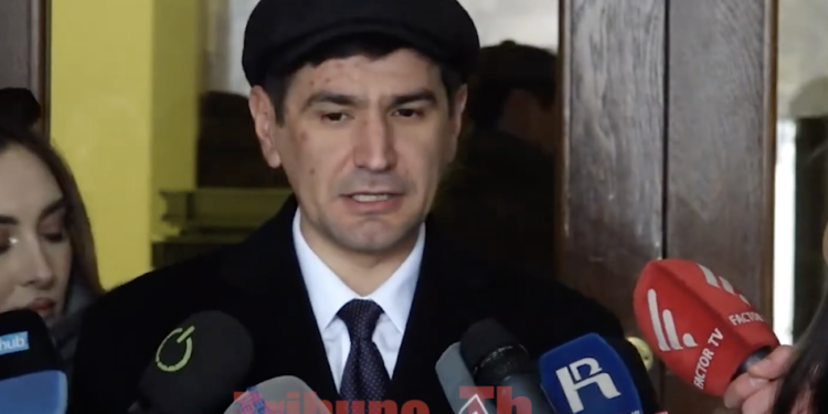 Օգնականի ջեբն ուզում էին թմրանյու՞թ գցել. տեսանյութ