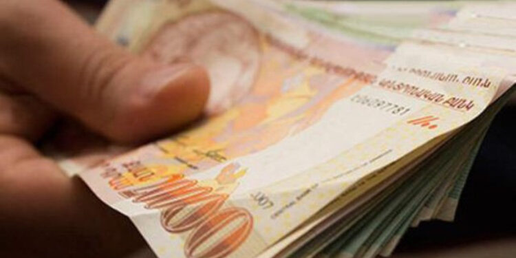 Գյումրիում աղջիկն ու տղան կեղծ թղթադրամներ են իրացրել. երիտասարդը կնոջ հագուստով և կեղծամով է եղել