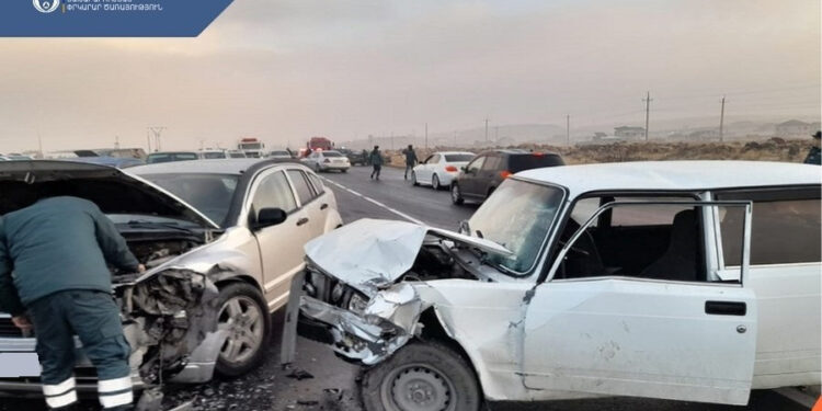 Աշտարակ-Էջմիածին ավտոճանապարհին 5 ավտոմեքենա է բախվել․ կան տուժածներ