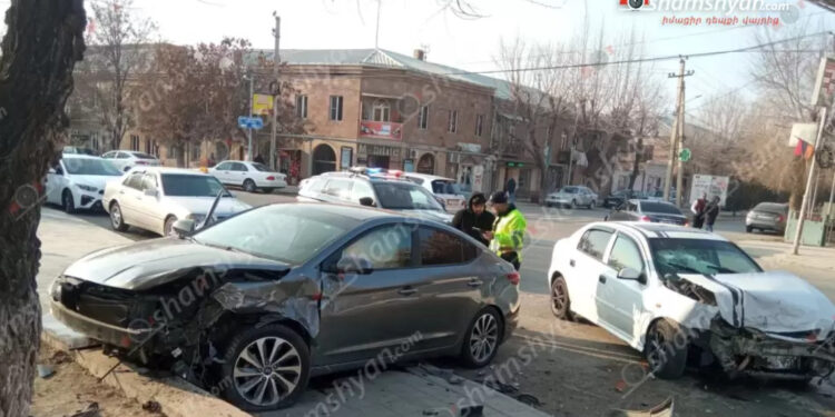 Արարատում բախվել են «Opel»-ը և «Hyundai Elantra»-ն