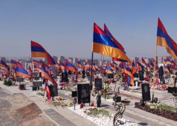 Ի՞նչ է կատարվում Եռաբլուրում. բանակի կազմավորման 33-րդ տարեդարձը. ՈւՂԻՂ