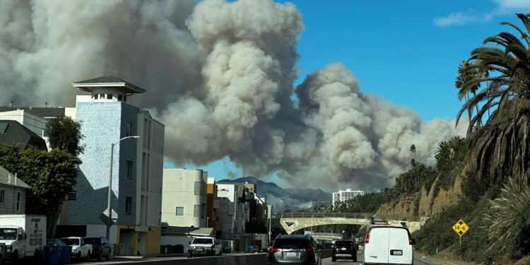 Կալիֆոռնիայում սաստիկ անտառային հրդեհներ են. տարհանվել է առնվազն 30.000 բնակիչ. լուսանկարներ