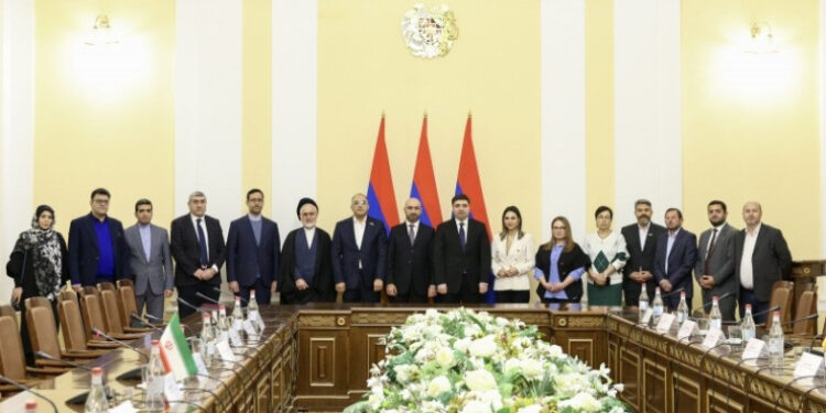 Կարևորում ենք ՀՀ-ի հետ համագործակցությունը. խորհրդարանում հյուրընկալվել է Մեջլիսի Իրան-Հայաստան բարեկամական խմբի պատվիրակությունը
