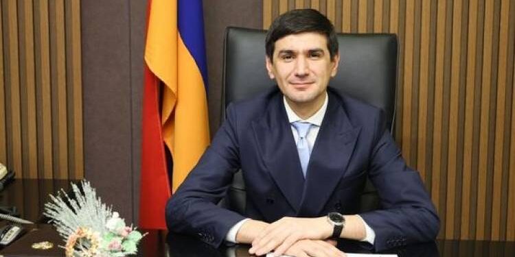 Արագածոտնի մարզպետ Սերգեյ Մովսիսյանին փոխարինող չեն գտնում. «Հրապարակ»