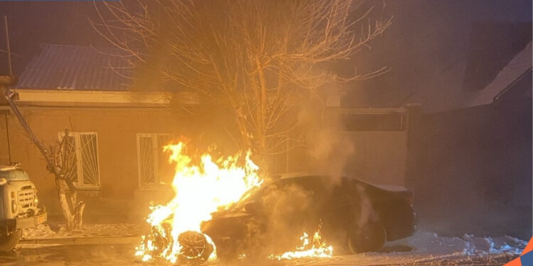 ՀՊՏՀ Գյումրու մասնաճյուղի մոտակայքում մեքենա է այրվել