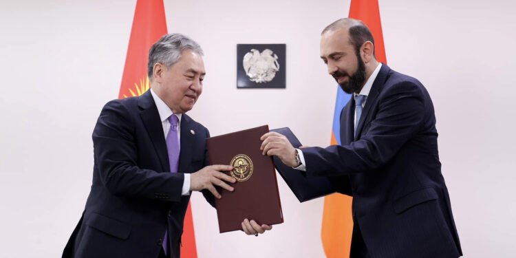 Ստորագրվել է ՀՀ և Ղրղզստանի ԱԳՆ-ների միջև 2025-2026 թթ. համագործակցության ծրագիրը