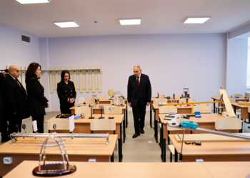 Դպրոցը երեխաներին պետք է սովորեցնի լավ ապրել. Փաշինյանը ներկա է գտնվել Փարաքարի նորակառույց միջնակարգ դպրոցի բացմանը