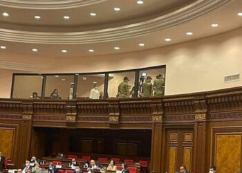 Անհետ կորածների հարազատներին լրագրողների օթյակում են նստեցնելու. «Հրապարակ»