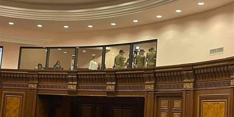 Անհետ կորածների հարազատներին լրագրողների օթյակում են նստեցնելու. «Հրապարակ»