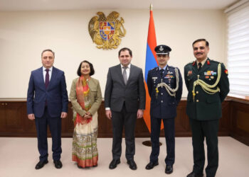 Պապիկյանն ու ՀՀ-ում Հնդկաստանի դեսպանը քննարկել են պաշտպանության բնագավառում համագործակցության առնչվող հարցեր