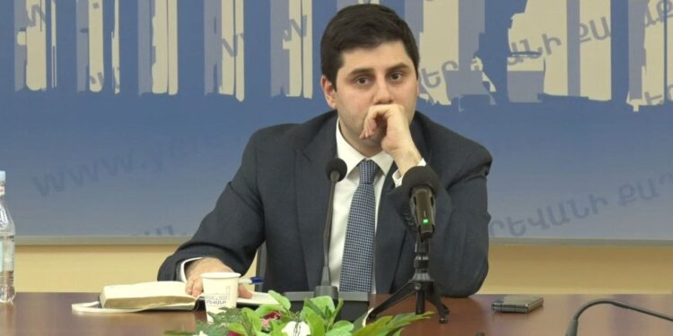 Ի՞նչ են անելու տրանսպորտի տոմսային համակարգի հետ. Սուրեն Գրիգորյանի ասուլիսը. ՈՒՂԻՂ