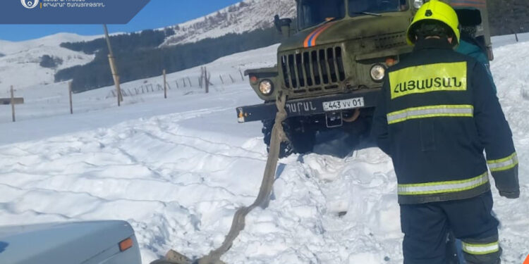 Փրկարարներն արգելափակումից դուրս են բերել 8 ավտոմեքենա