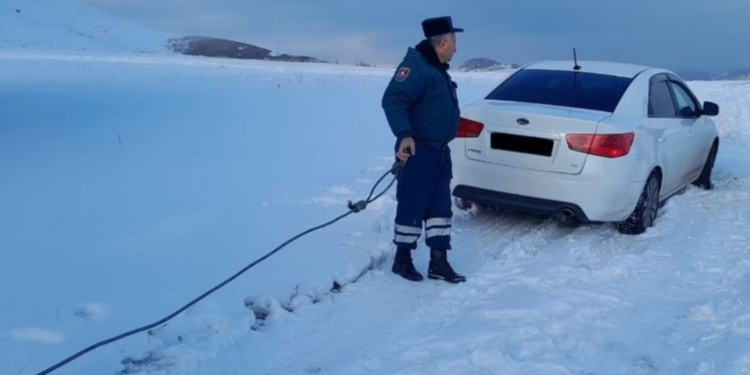 Փրկարարներն արգելափակումից դուրս են բերել 6 ավտոմեքենա և 16 քաղաքացու ցուցաբերել համապատասխան օգնություն