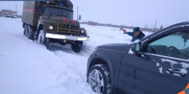 Փրկարարներն արգելափակումից դուրս են բերել 10 ավտոմեքենա և 21 քաղաքացու ցուցաբերել համապատասխան օգնություն