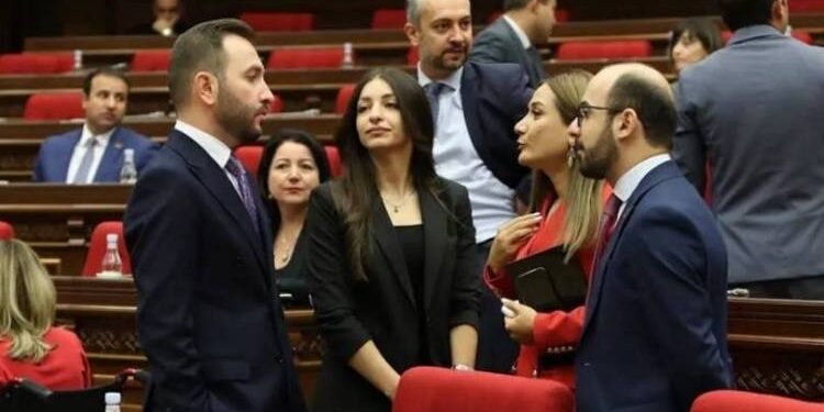 ՔՊ-ում փնտրում են  «դավաճանին». «Հրապարակ»