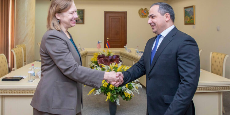 ՀՀ ՔԿ նախագահը հանդիպել է ՀՀ-ում ԱՄՆ դեսպանի հետ