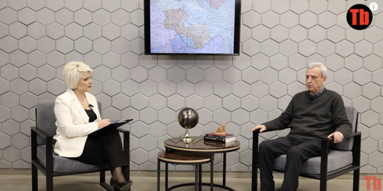 Փաշինյանը «ընտանեկան փոդքասթ» է անում, երբ թշնամին «հարձակվում» է