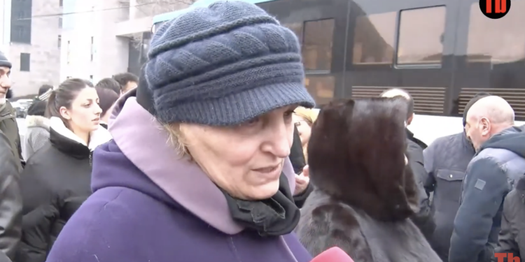 Մեռա QR-ը պահելով ձայն չի հանում, ասում եմ՝ Ավինյան մի հատ ղժա եթամ, վայ քթներիցդ գա. տեսանյութ