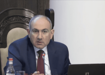 Իրա երեխան ա, ուզում ա՝ ծեծում ա…պետք ա սեփական գլու՛խը պատերով տալ. Փաշինյան. տեսանյութ