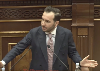 Դուք հայդուկ եք, ոնց որ խաչը դրակուլային ցույց տաս՝ բան անի. Կոնջորյան