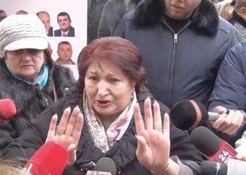 Թող Նիկոլը գա, փարվենք իրան. հերի՛ք ա մեզ հիմարացնեն ու հիպնոսացնեն, ես հերոս չեմ. ցուցարար. տեսանյութ