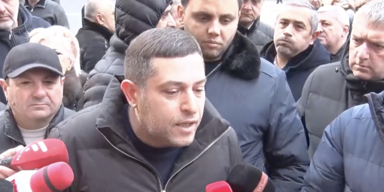 Թողեք աշխատենք. առևտրականներին կառավարությունից ընդունել են ու ճամփել. տեսանյութ