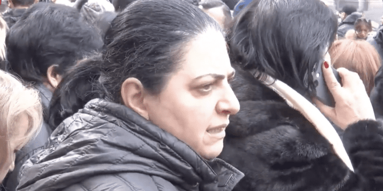 Ցուցարարի արձագանքը՝ Փաշինյանի անունը լսելիս. Կներեք, ես չեմ լսում իրան. տեսանյութ