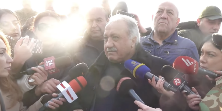 Ի՞նչ ա, հելնեմ ասեմ՝ մտնում ենք Մուշ, Վան, Արդահա՞ն, դուխով խոսելը խելոք մնալն ա. Սասուն Միքայելյան. տեսանյութ