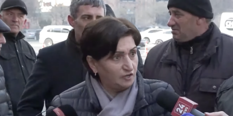 Պատրա՞ստ ես Փաշինյան, շուկաները փակվեն գալու ենք ստեղ մեծ միտինգ անենք. տեսանյութ