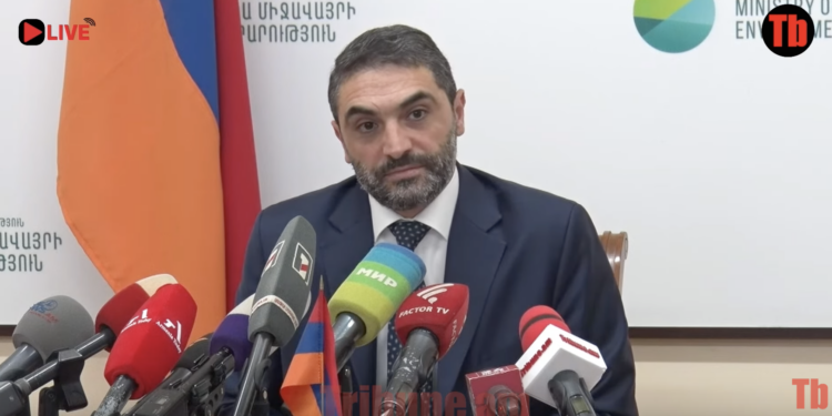 Ինձ գործից չեն հանում, ժողովո՛ւրդ, այնքան եք գրում՝ նախարարությունում էլ մտածում են՝ հեսա կհանեն. տեսանյութ