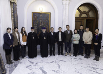 Ամենայն Հայոց Կաթողիկոսը Մայր Աթոռում ընդունել է հայկական մշակույթը, ավանդույթները, Հայ Եկեղեցու պատմությունն ուսումնասիրելու նպատակով Հայաստան այցելած չինական պատվիրակությանը