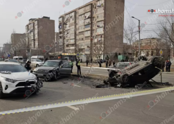 Աբովյանում բախվել է 3 մեքենա. կան տուժածներ