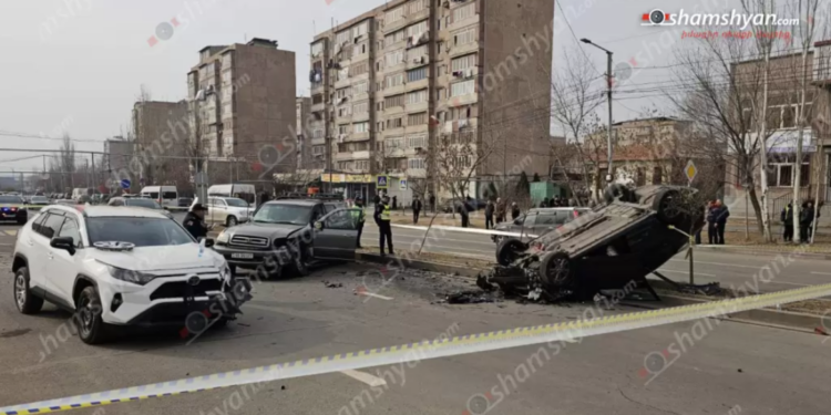 Աբովյանում բախվել է 3 մեքենա. կան տուժածներ