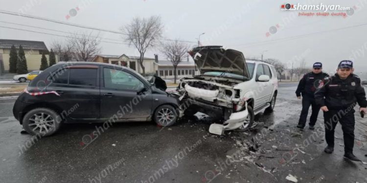 Երևանում «Toyota»-ն դուրս է եկել հանդիպակաց գոտի, կոտրել ծառն ու բախվել «Nissan»-ին. կա տուժած