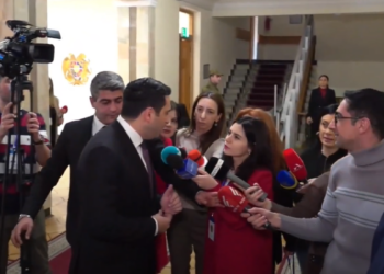 Պետք էր կռվել. Ալեն Սիմոնյանի վեճը՝ արցախցու հետ. տեսանյութ