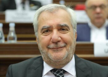 Անդրանիկ Քոչարյանը փորձում է ապացուցել, որ «խառնակիչ» չէ. սիրաշահում է թիմակիցներին. «Ժողովուրդ»