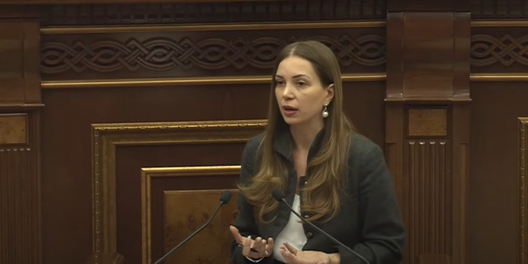 «Եկեք ես ձեզ տանեմ Քոչարյանի «հանձնած» Մեղրի, դուք ինձ տարեք ձեր պահած Լեռնային Ղարաբաղ». Աննա Գրիգորյանը՝ ՔՊ-ին