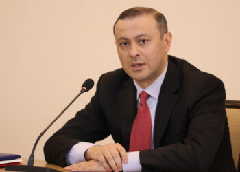 «Խաղաղության պայմանագրի վերջին երկու հոդվածների շուրջ չի հաջողվում համաձայնության գալ». Արմեն Գրիգորյան